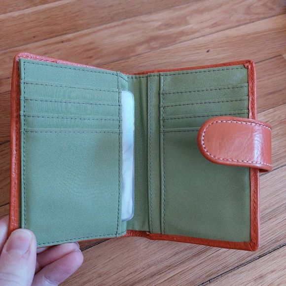 Floral Fossil Wallet, Genuine Leather Bi-Fold EUC - Picture 8 of 9